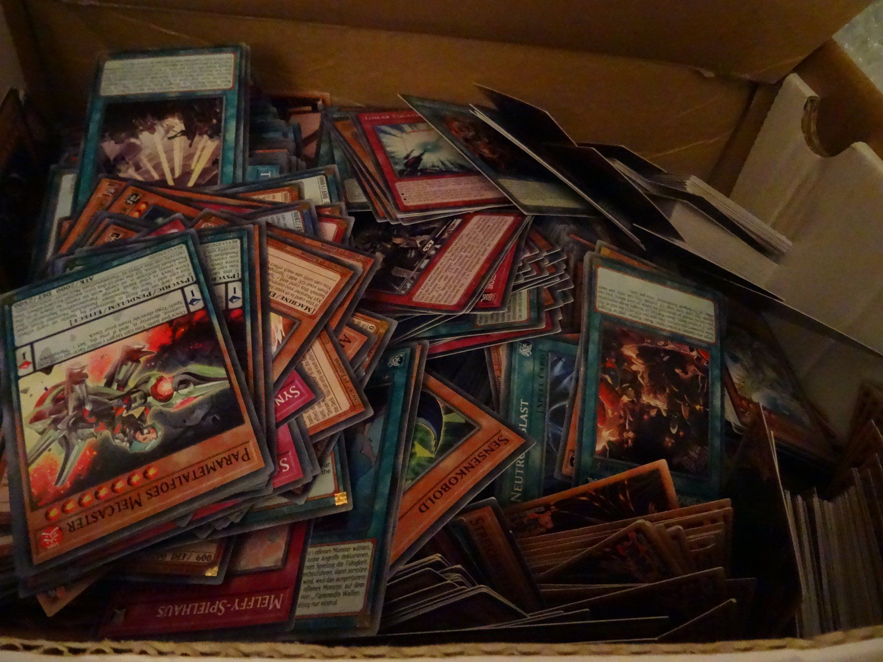 Yugioh Carte collezionabili: Yu-Gi-Oh Karten ca 10'000 STÜCK – Usato da Olten venduto da Disc-Ausverkauf