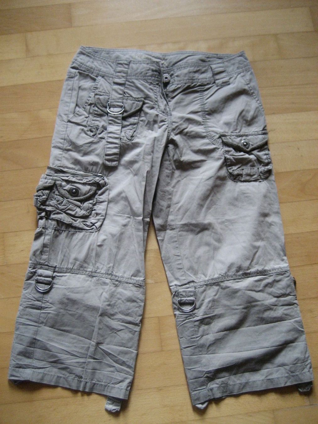 Pantaloni: Bermudas, col. beige – Usato da Unterengstringen venduto da Olifant4