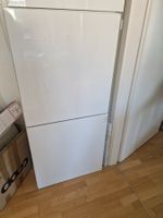 Schrank weiss 2 Tuere gut erhalten bis 20 Juli Verkauf!