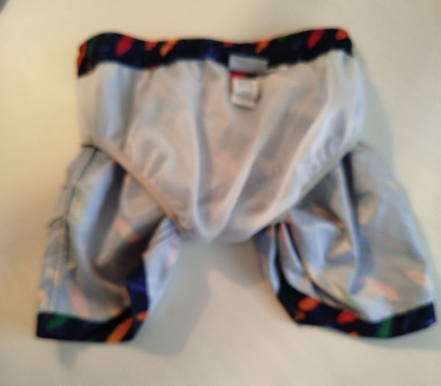 Farbenstarke Badeshorts Surfthena 149 7