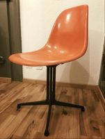Originaler Vintage Eames Fiberglass Side Chair DSL in orange