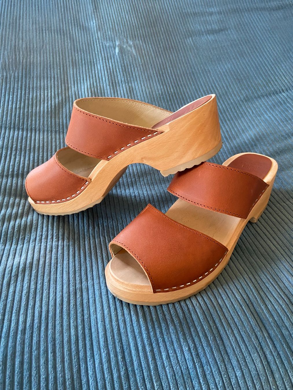 Scarpe da donna: Schwedische Clogs Sandalen Gr 39 – Nuovo (secondo la descrizione) da Zürich venduto da DoraJean