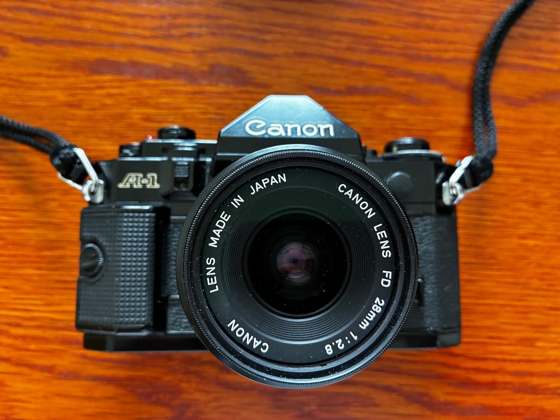 Canon Fotocamera: Canon A1 Kamera mit Zubehör – Usato da Sarmenstorf venduto da Esel_2012