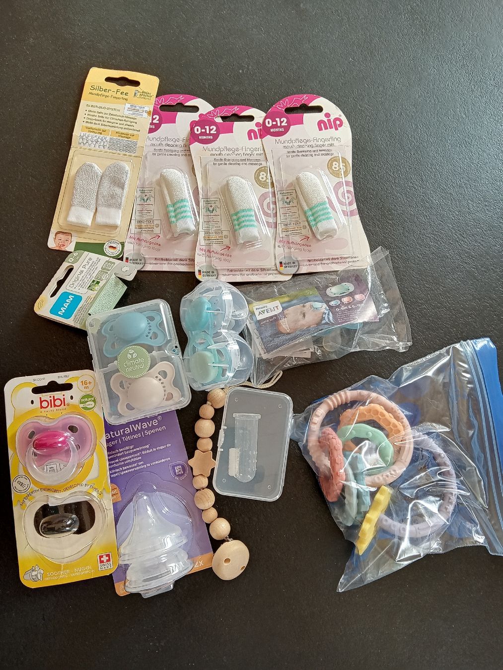 Nuggis & Nuggiketten: Nuggi/Sauger/Kette/Zahnputzfinger Set – Neu (gemäss Beschreibung) aus Rehetobel von Modi98