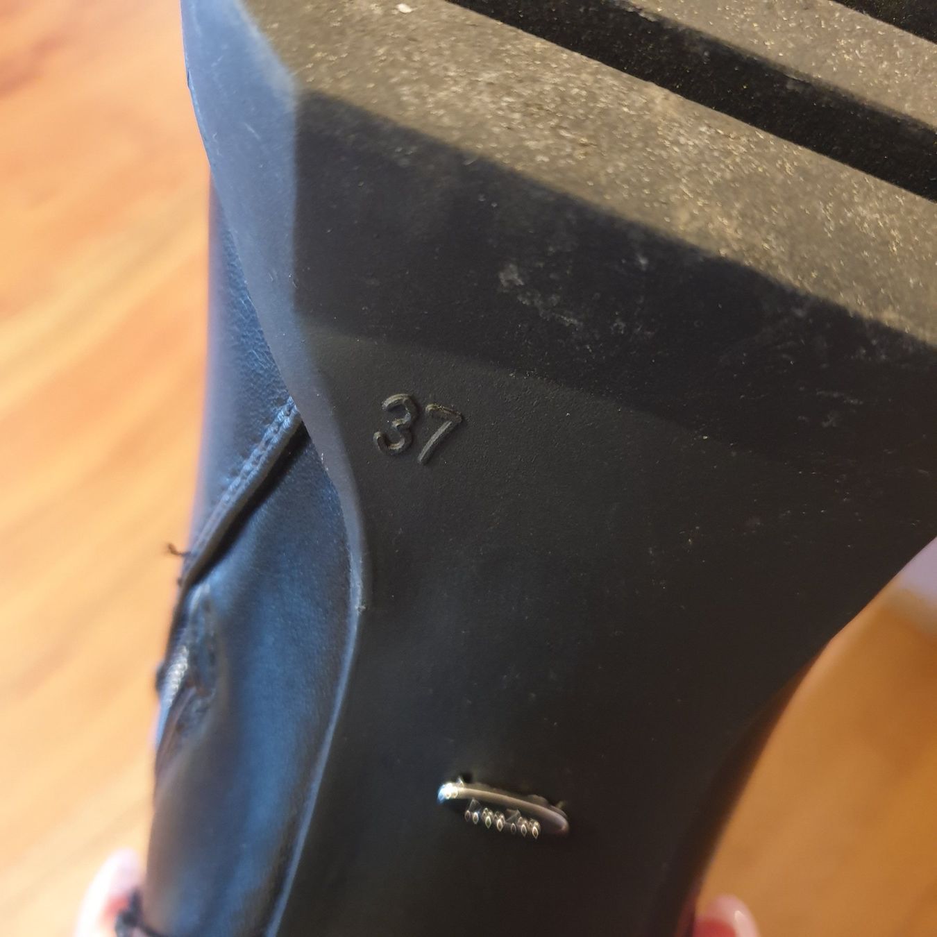 Scarpe da donna: Stiefeletten im Biker-Stil, Gr. 37 – Nuovo (secondo la descrizione) da Neuendorf venduto da DeSiriA 4