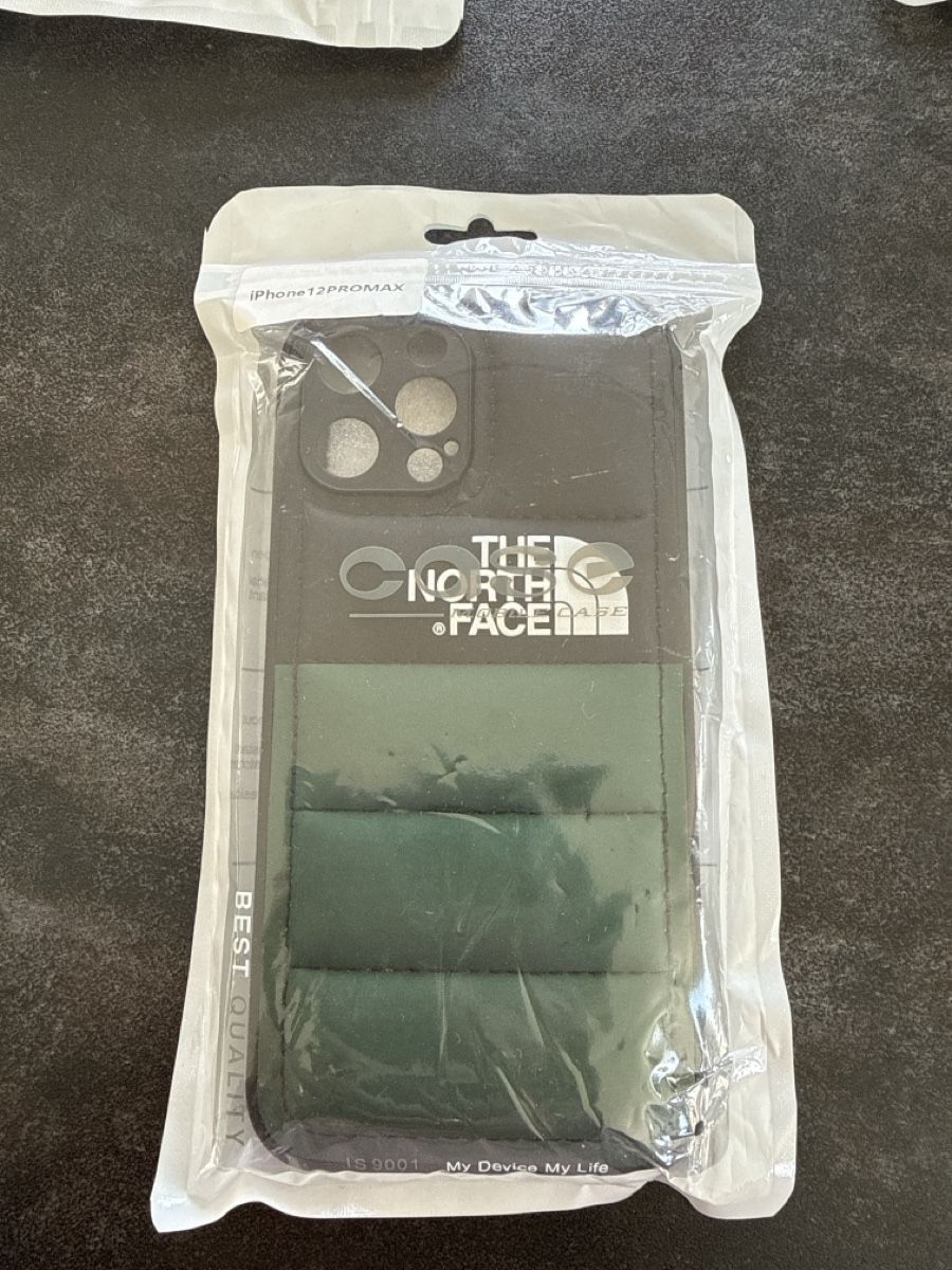 Apple Cover & Protezioni schermo: Coque The North Face iPhone 12 Pro max - Style et protection – Nuovo e nell'imballaggio originale da Blonay venduto da Simba1094 2