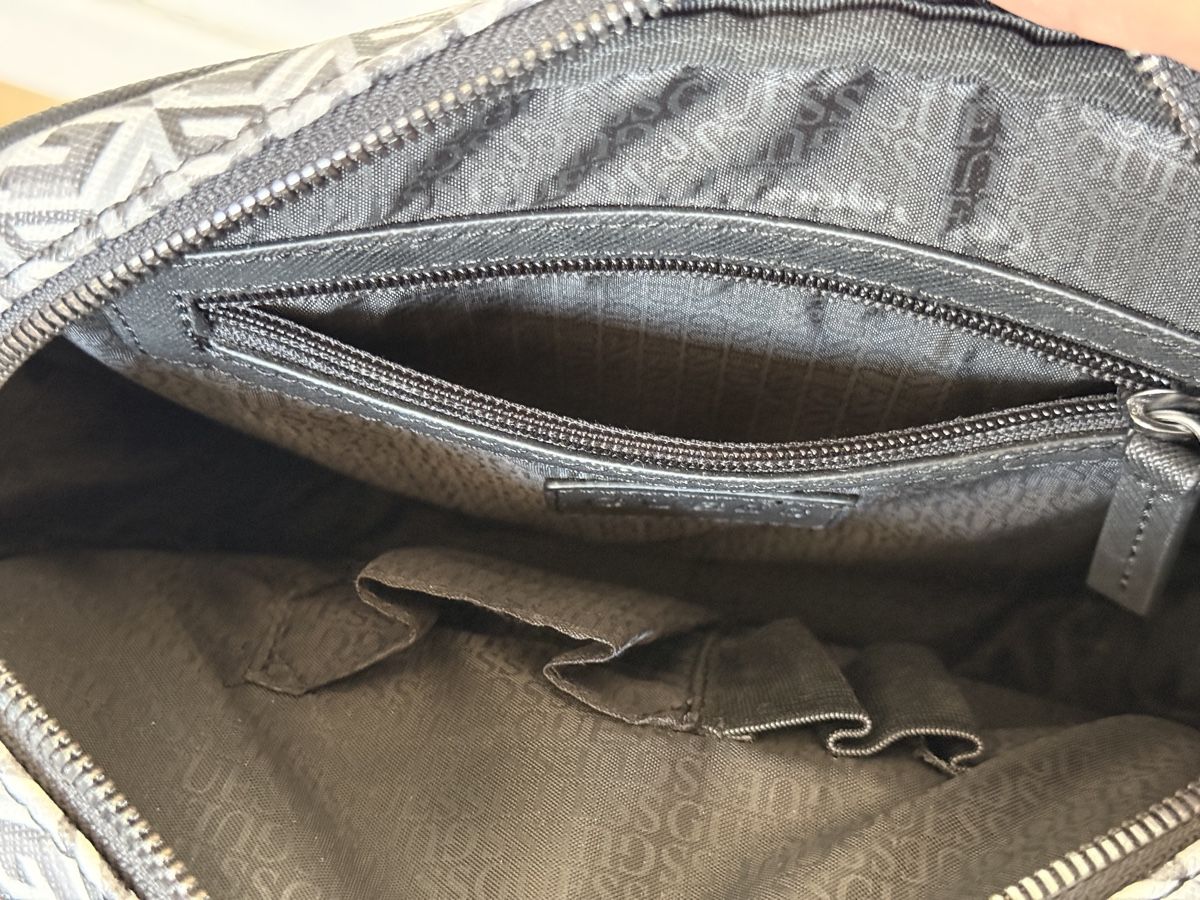 Guess Borse: Guess Crossbody Bag G Cube Collection – Usato da Lausanne venduto da KolaG7 3