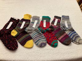 1 Paar neue handgestrickte Socken Nr. 39/40 zur Auswahl