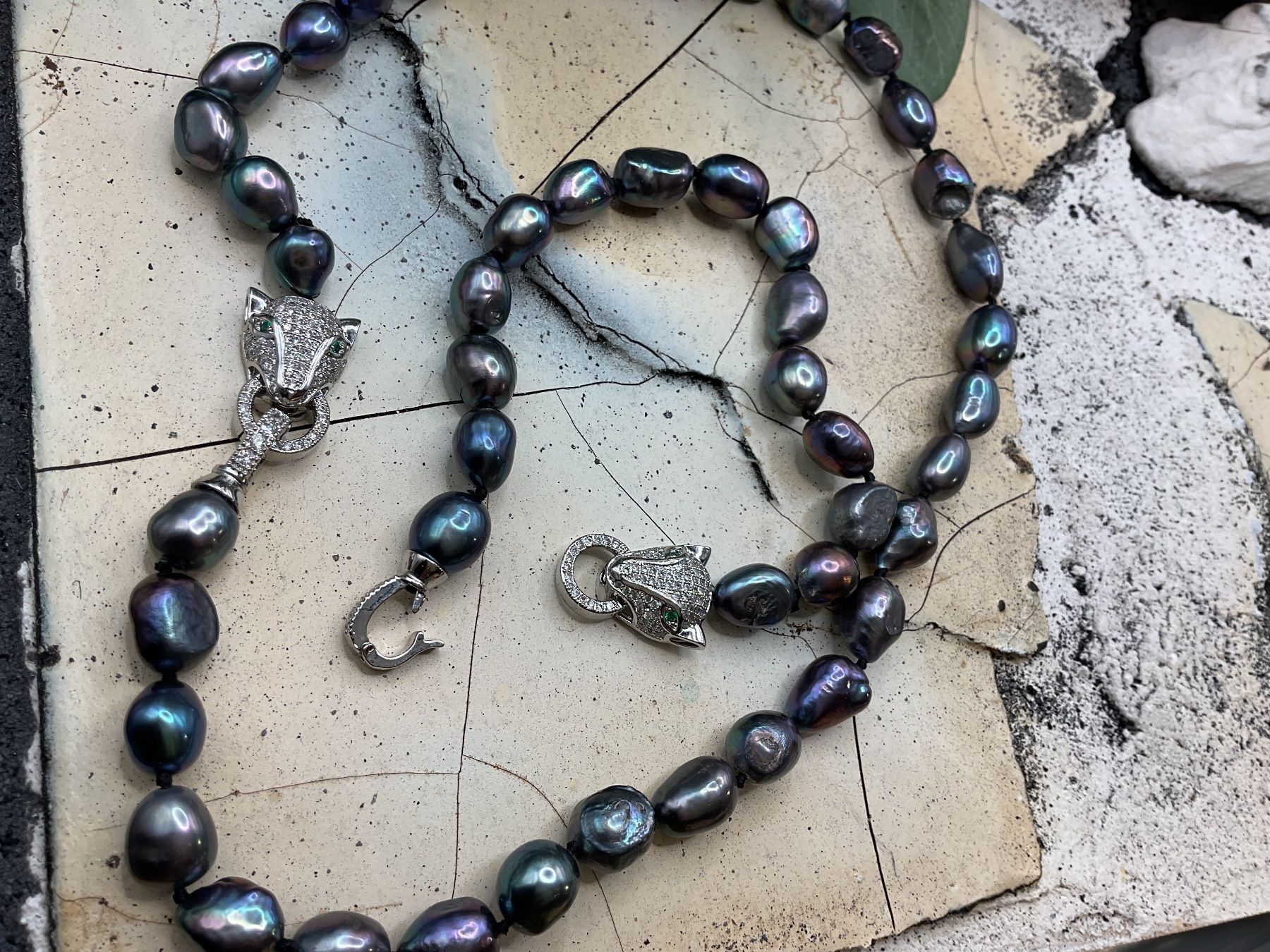 Sonstiger Schmuck: Set Collier und Armband, Perlen mit spez. Verschluss – Neu (gemäss Beschreibung) aus luzern von Alpendorf1 2