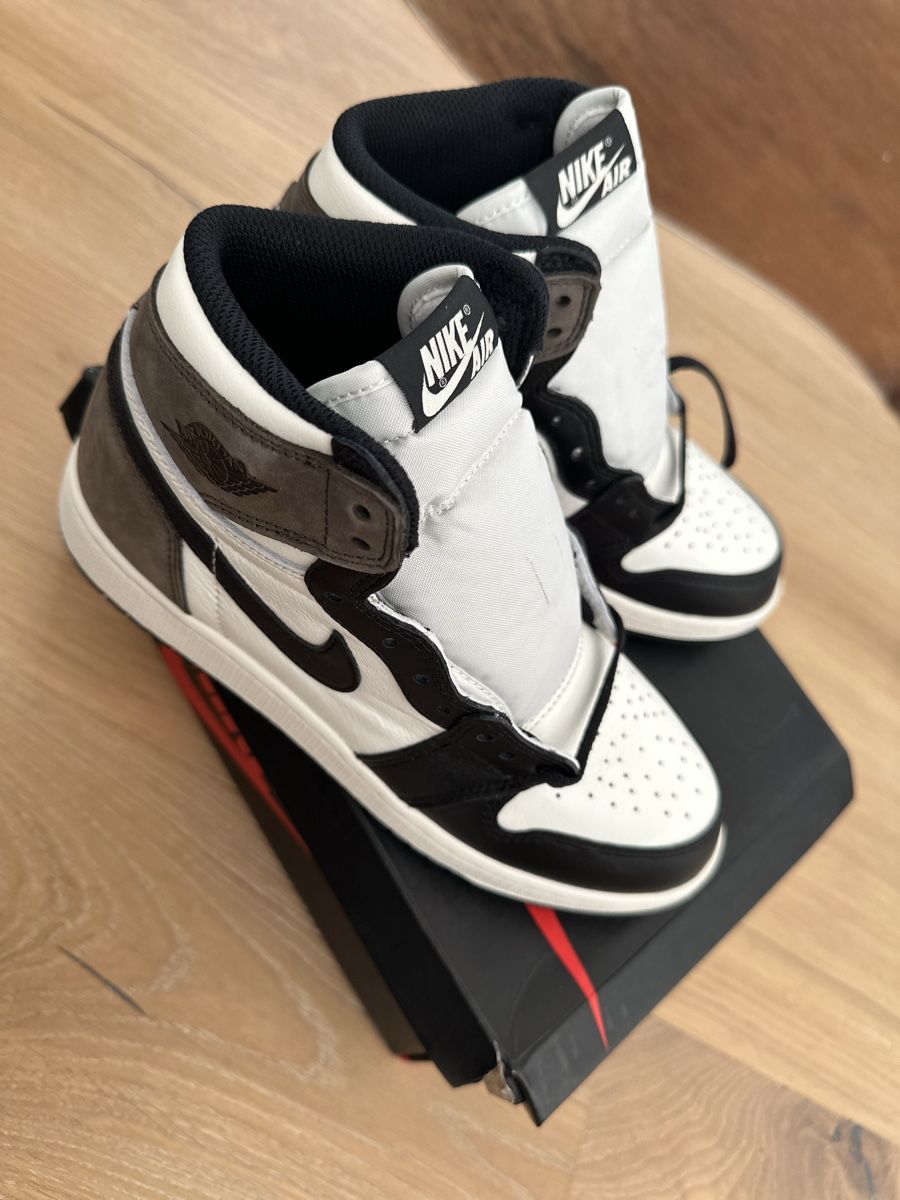 Jordan Scarpe da donna: Nike Jordan 1 , Mocha – Nuovo (secondo la descrizione) da Trimmis venduto da Subburbia 1