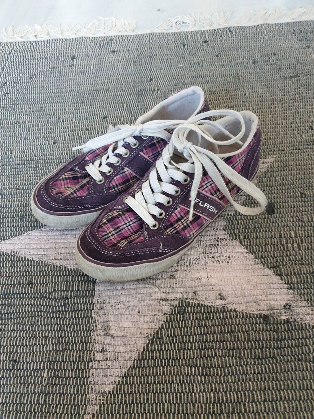Scarpe per ragazze: Schuhe Gr. 36 – Usato da Lohn SH venduto da Svalmi