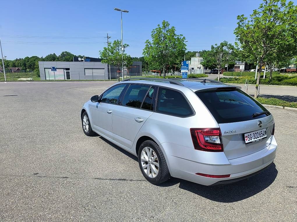 Skoda Automobili: Skoda Octavia 2.0 Diesel – Usato da Uzwil venduto da mci_jbw8 3