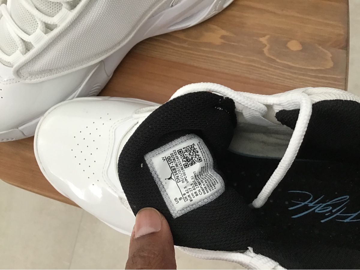 Jordan Scarpe da uomo: Jordan Schuhe 42,5 neu! – Nuovo (secondo la descrizione) da Rüschlikon venduto da asa_h6mb 2