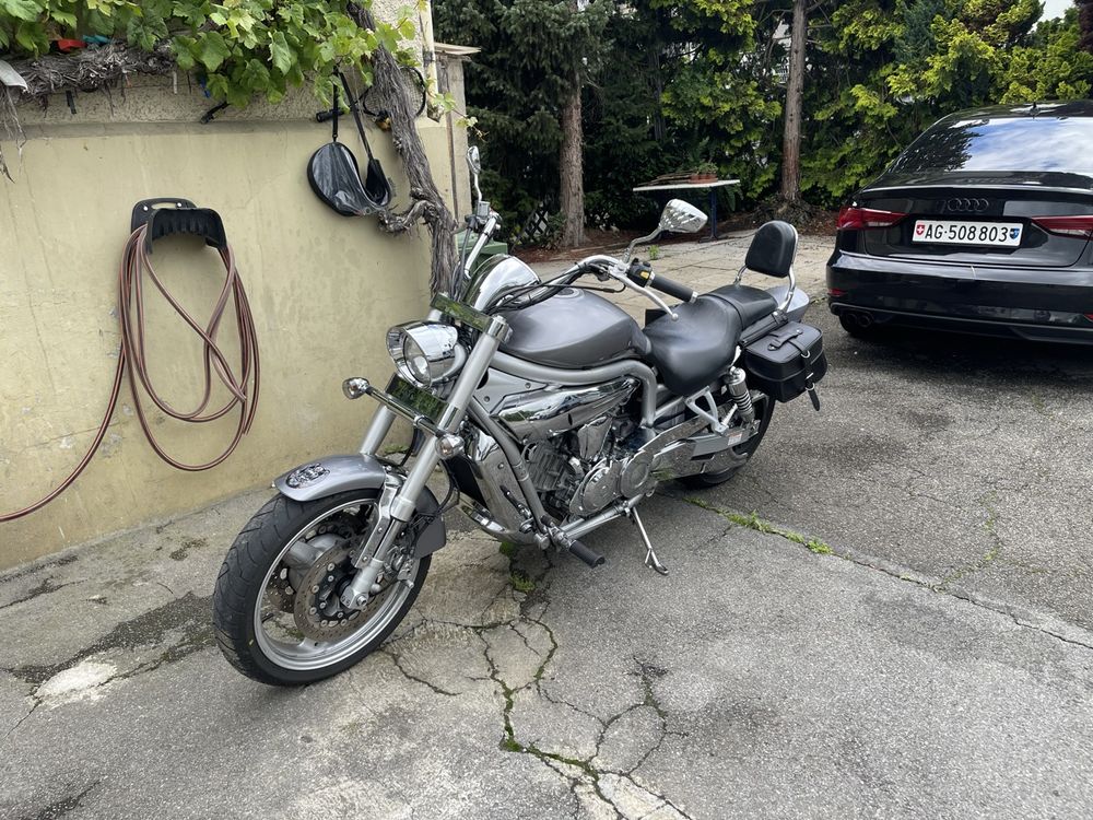 Hyosung GV650 Aquila 1