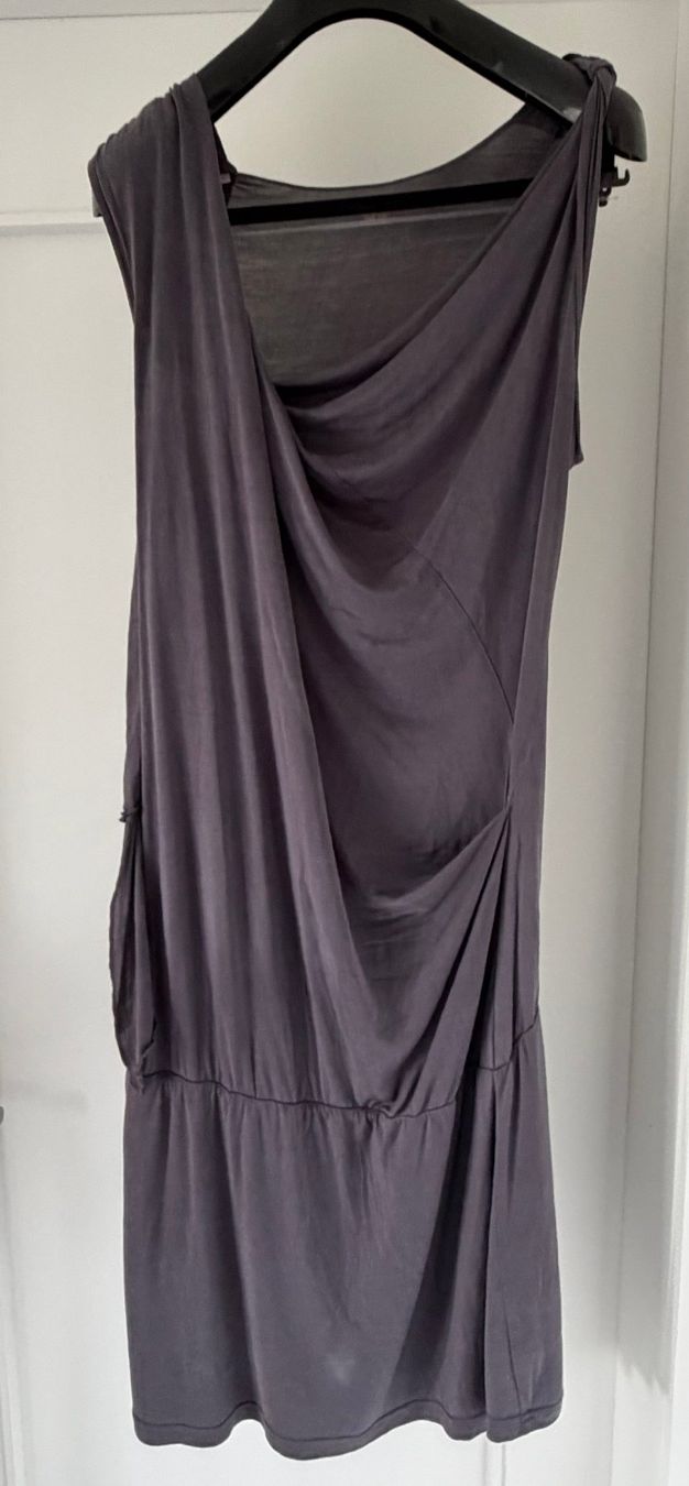 Robes: Kookai Kleid Aubergine Grösse 2 – D'occasion à Küsnacht ZH par cipi01