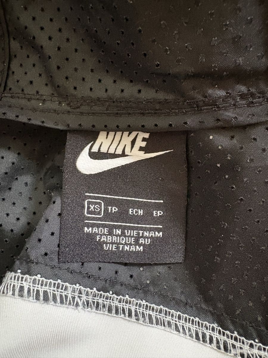 Nike Giacche: Jaquette Nike – Usato da Sion venduto da edelweissse 2