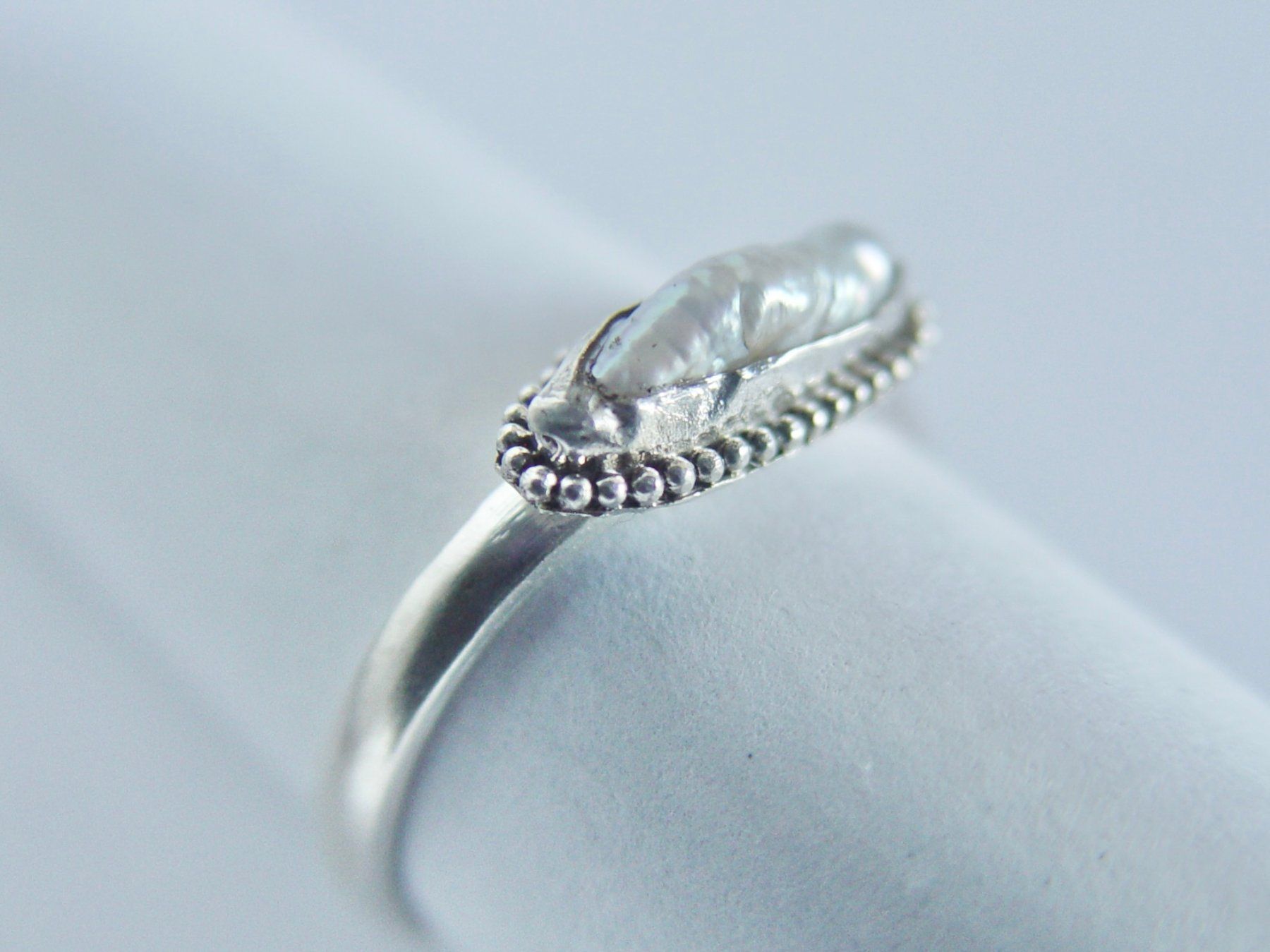 Anelli: Schmaler Ring mit Barockperle, Silber 925 – Usato da Henggart venduto da gernli