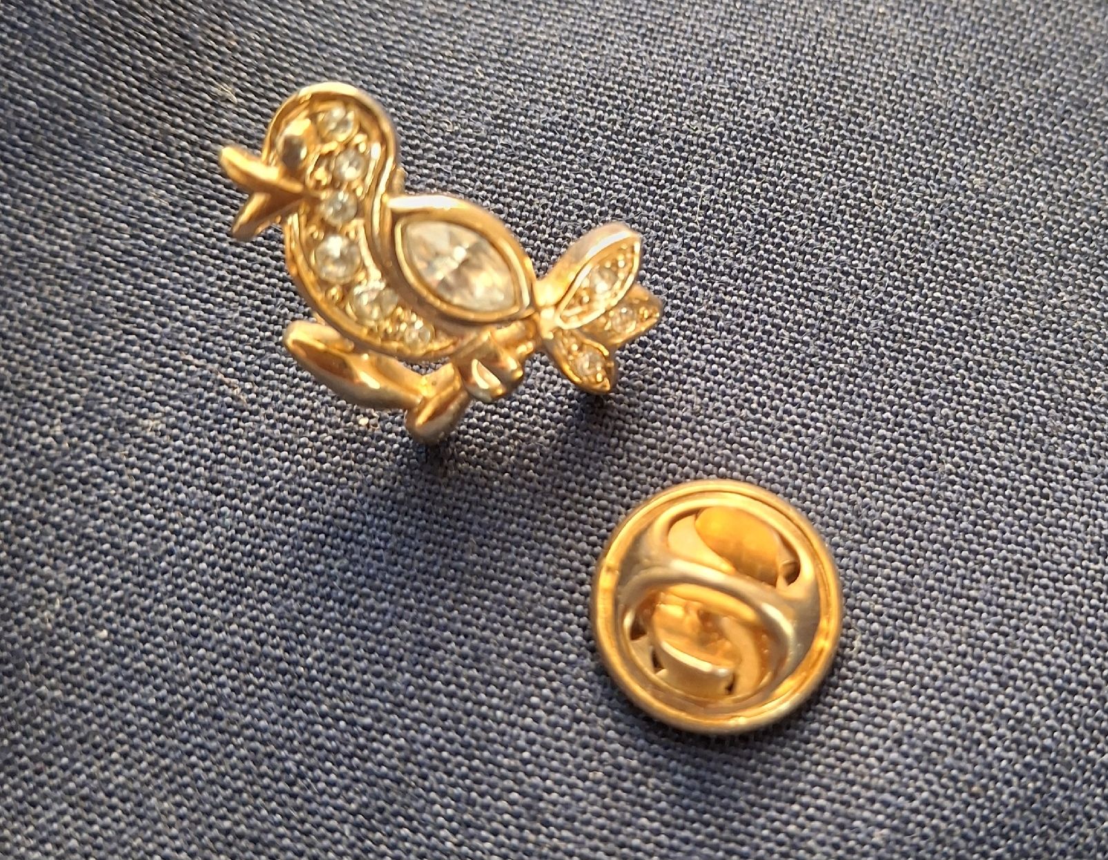 Spille & Fermagli: Zwei Pins – Usato da Zürich venduto da wildflower26