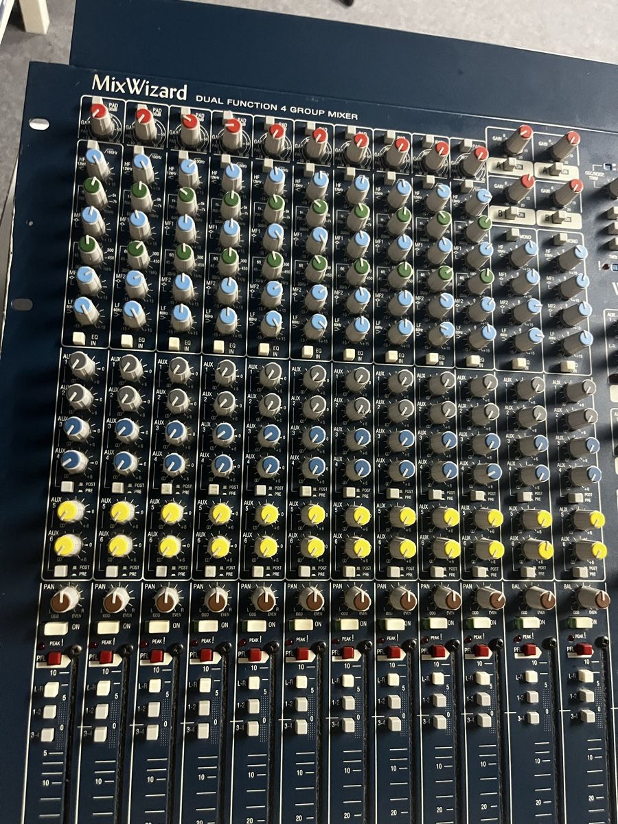 Allen & Heath Console di mixaggio: Allen & Heath wz defekt  – Difettoso da Triesenberg venduto da Duda2011