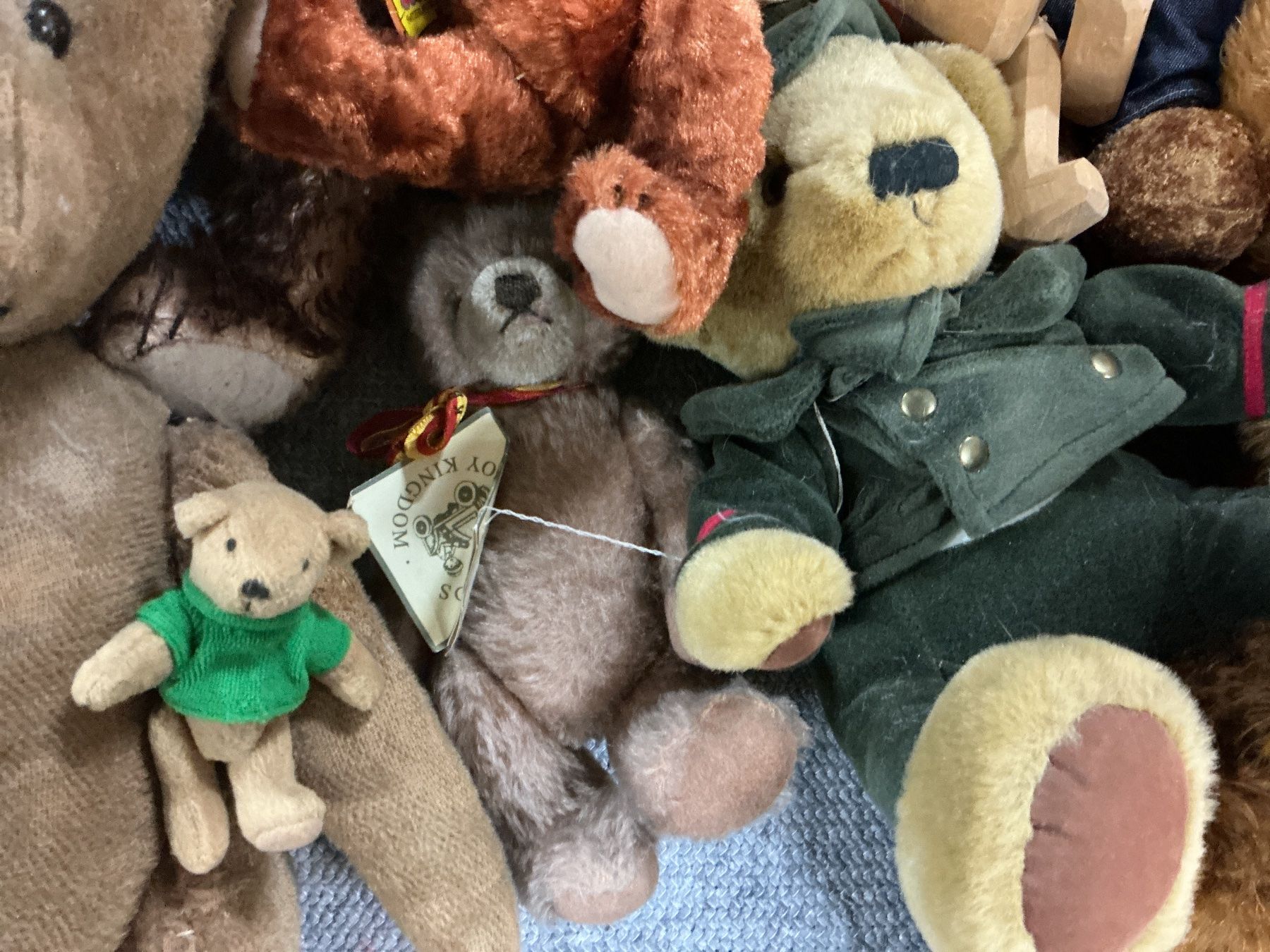 Jouets: Grosse Bärenfamilie & ein Affe – D'occasion à Bern par vielerart 6