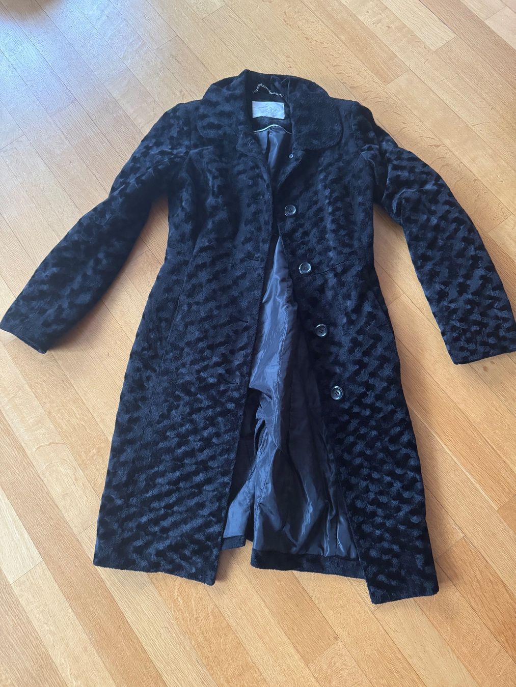 Cappotti: Schwarzer Wintermantel Gr. 36 – Usato da Schöfflisdorf venduto da sonjastarfish