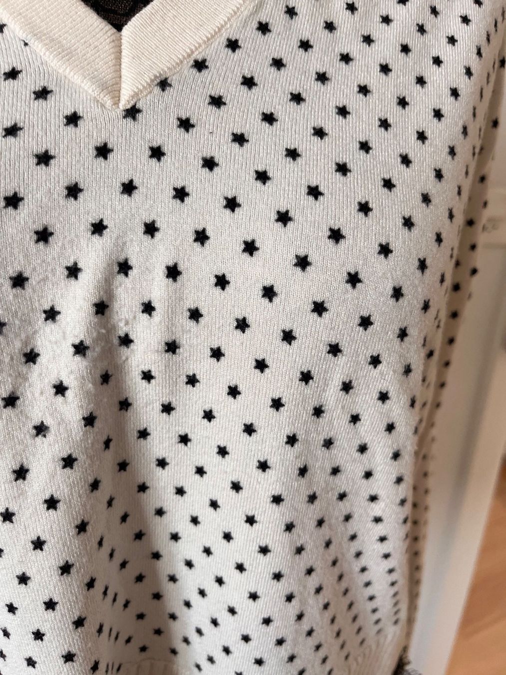 Twinset Pulls & Sweat-shirts: Twinset Pullover V-Ausschnitt Sternenmuster Gr. L – D'occasion à Frenkendorf par klourenco 1