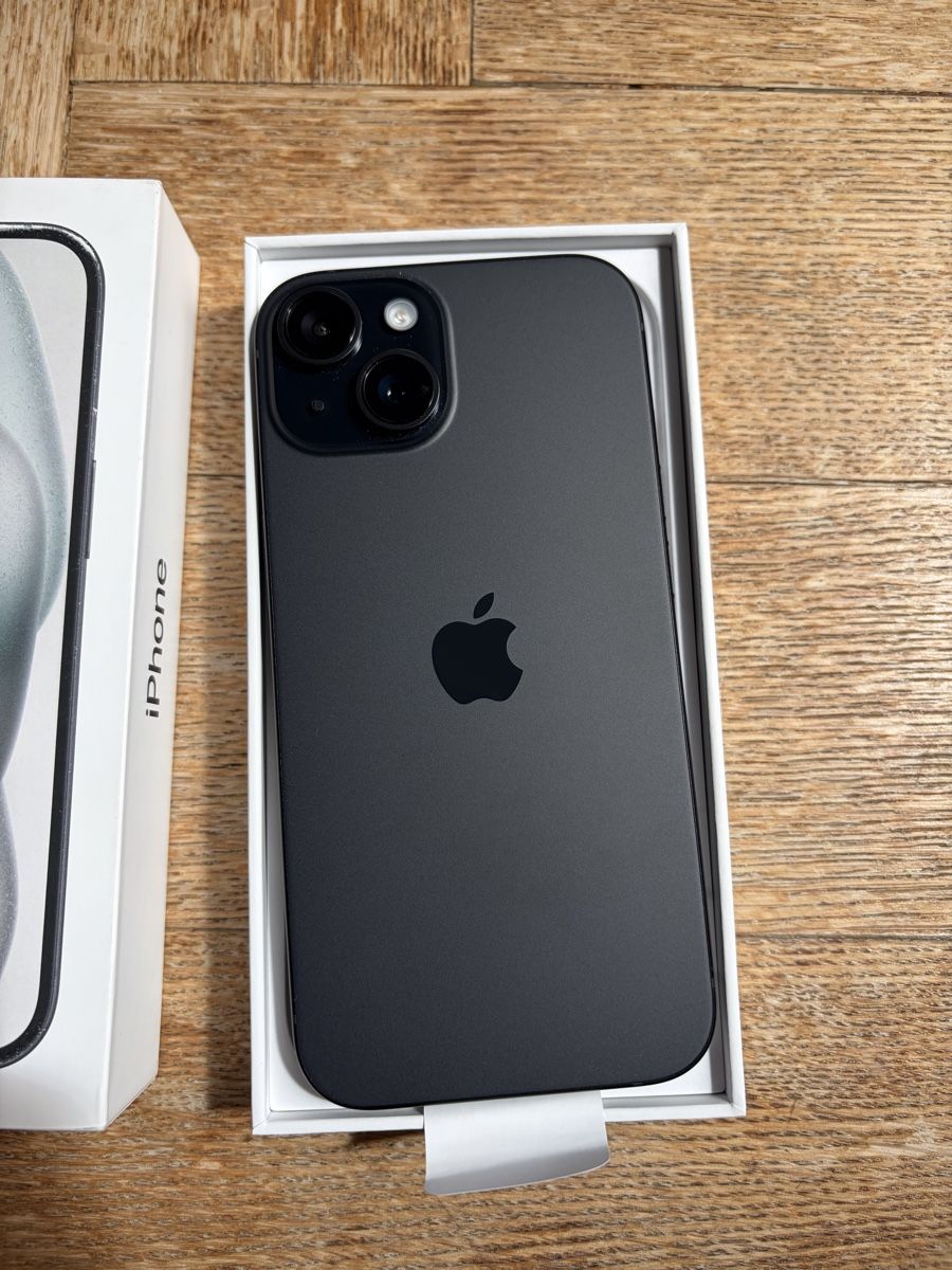 Apple Telefoni cellulari / Smartphones: Neues Iphone 15 128gb Schwarz  – Nuovo e nell'imballaggio originale da Bern venduto da Alexandro 1