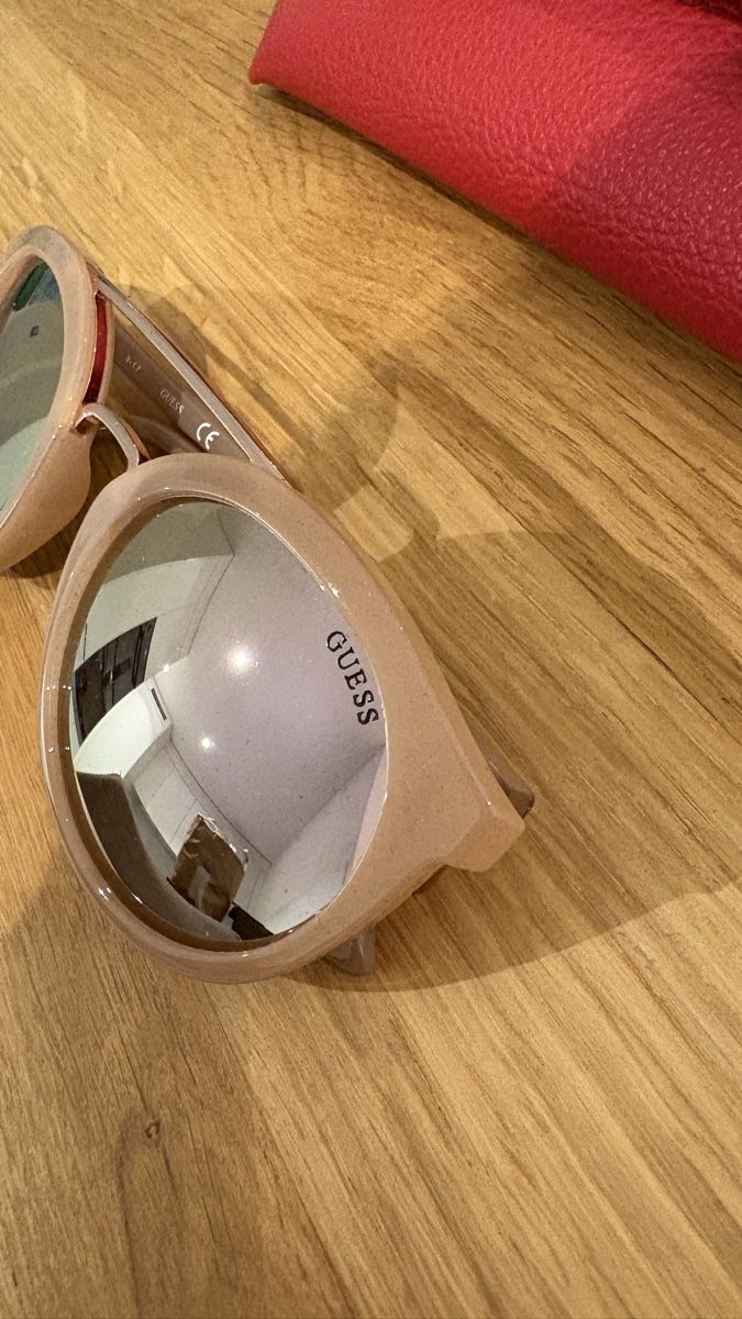 Guess Occhiali & Lenti: Guess Sonnenbrille Pink Blumenmuster – Nuovo (secondo la descrizione) da Zürich venduto da alivasalli 1