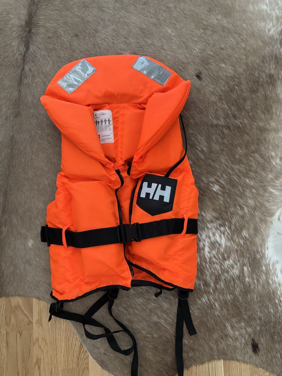 Helly Hansen Schwimmwesten: Schwimmweste Rettunsweste 100N – Gebraucht aus Weisslingen von AndRea0405