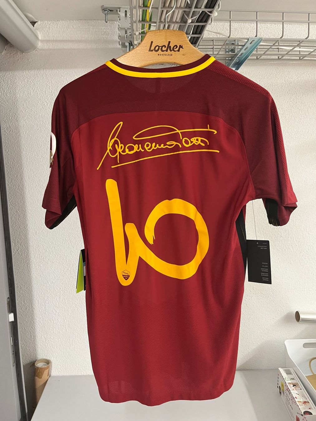 Nike Canottiere & Pantaloni: Francesco Totti Kollektion / Trikots & Binde & Schuhe – Usato da Weinfelden venduto da Coiro10 6