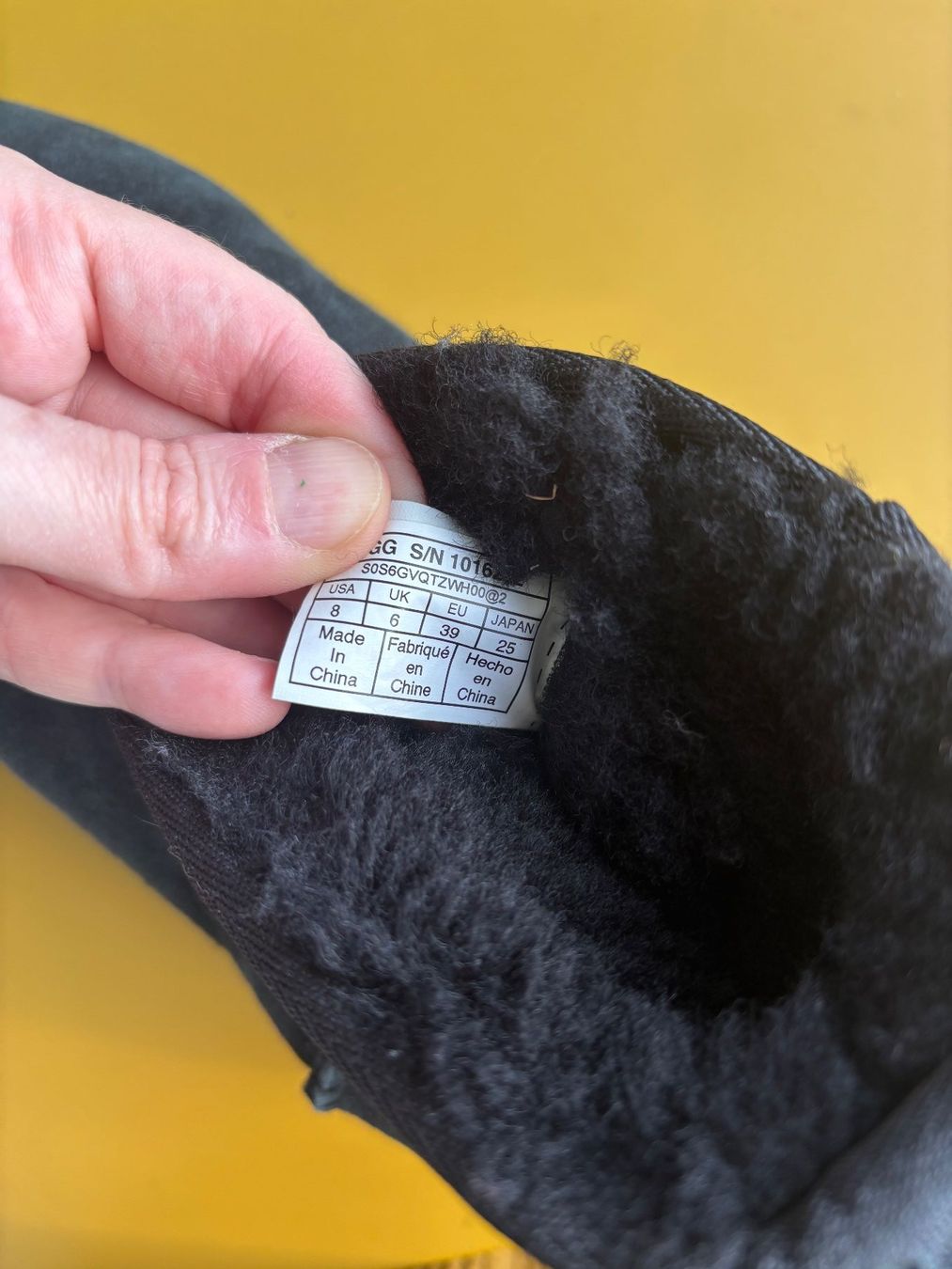 Ugg Chaussures femmes: UGG schwarze Stiefeletten Gr. 39 – D'occasion à Zürich par missmodernage 7