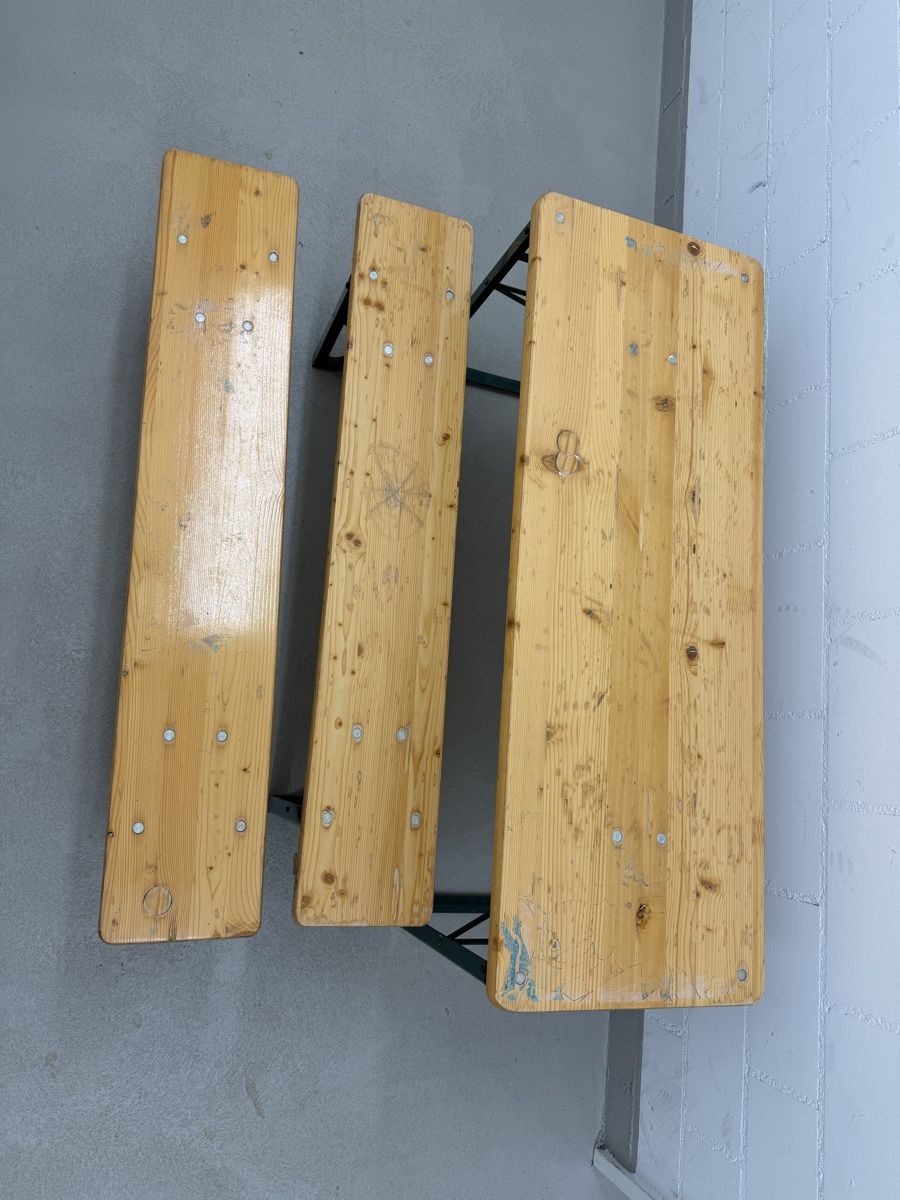Set di tavolo e panche: Kinder-Festbankgarnitur klappbar – Usato da Zürich venduto da ana_t7ff 1