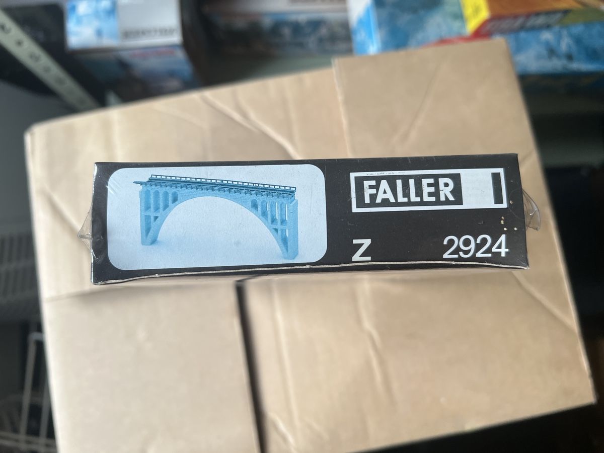 Faller Modellini di ferrovie: Faller Z Steinbogenbrücke 2924 – Nuovo e nell'imballaggio originale da Zeiningen venduto da nic_2rmd 2