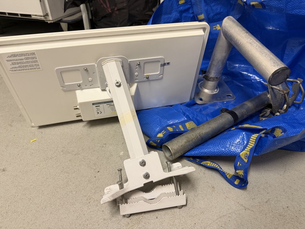 Radiocomunicazione: Flachantenne Selfsat – Usato da Niederwangen BE venduto da KBL85 3
