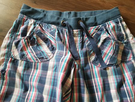 Coole karierte Shorts, Grösse 40, Top Zustand!