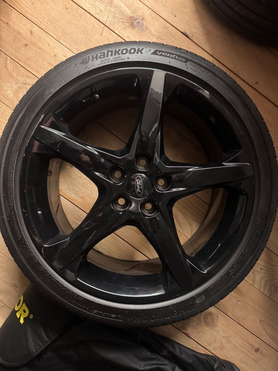 Ford Pneus & Kompletträder: Ford Focus Felgen mit Sommerreifen 235/40 R18 – Gebraucht aus Zuzwil SG von sukraM73