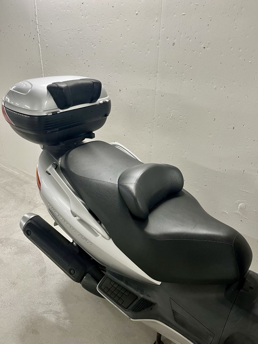 Suzuki Scooter: Suzuki Burgman AN 650 - Silver – Usato da Zürich venduto da eri_hm6j 6
