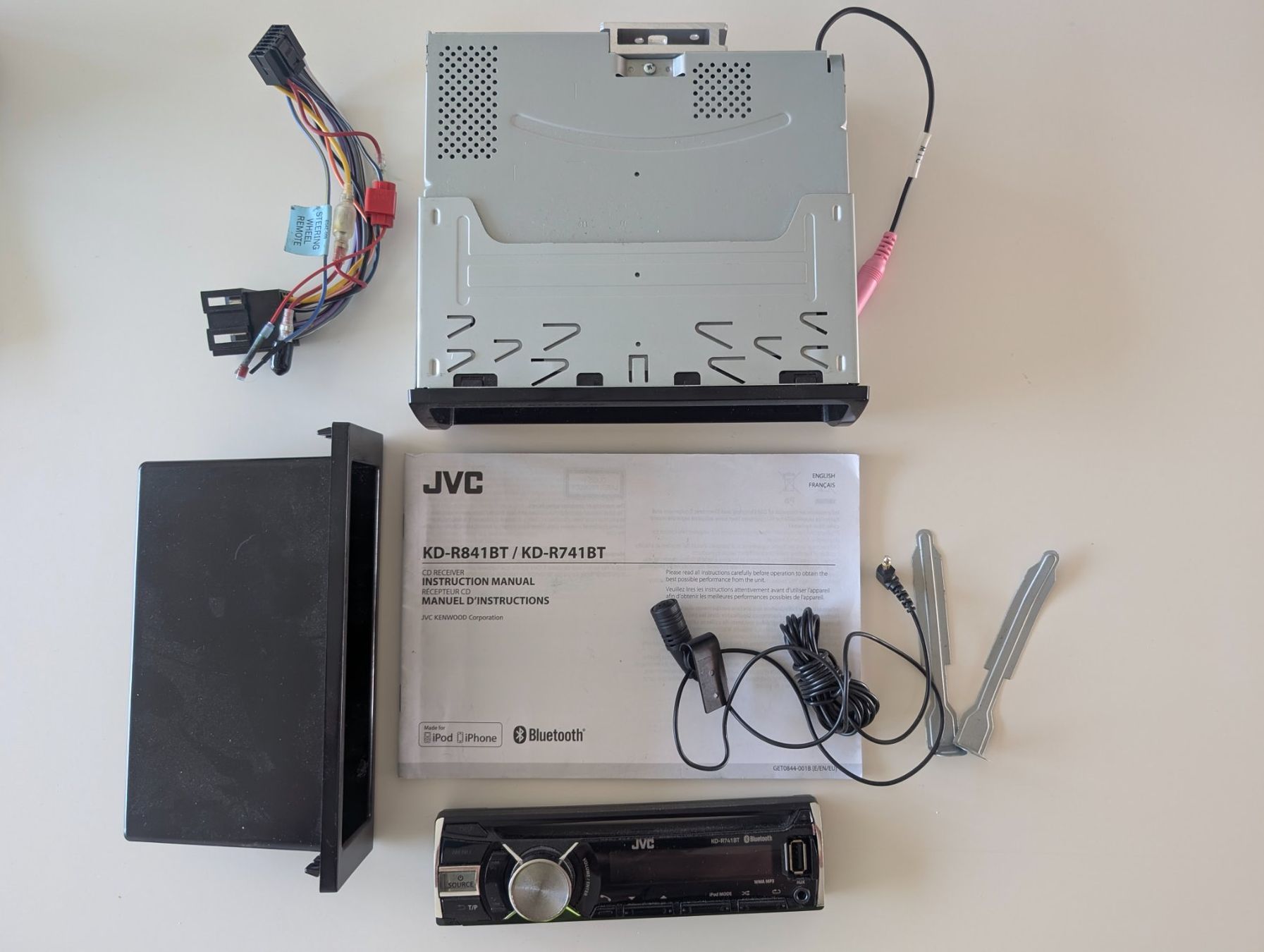 JVC Radio: JVC KD-R741BT Auto Radio / CD / Bluetooth / USB – Usato da Bern venduto da Loco750