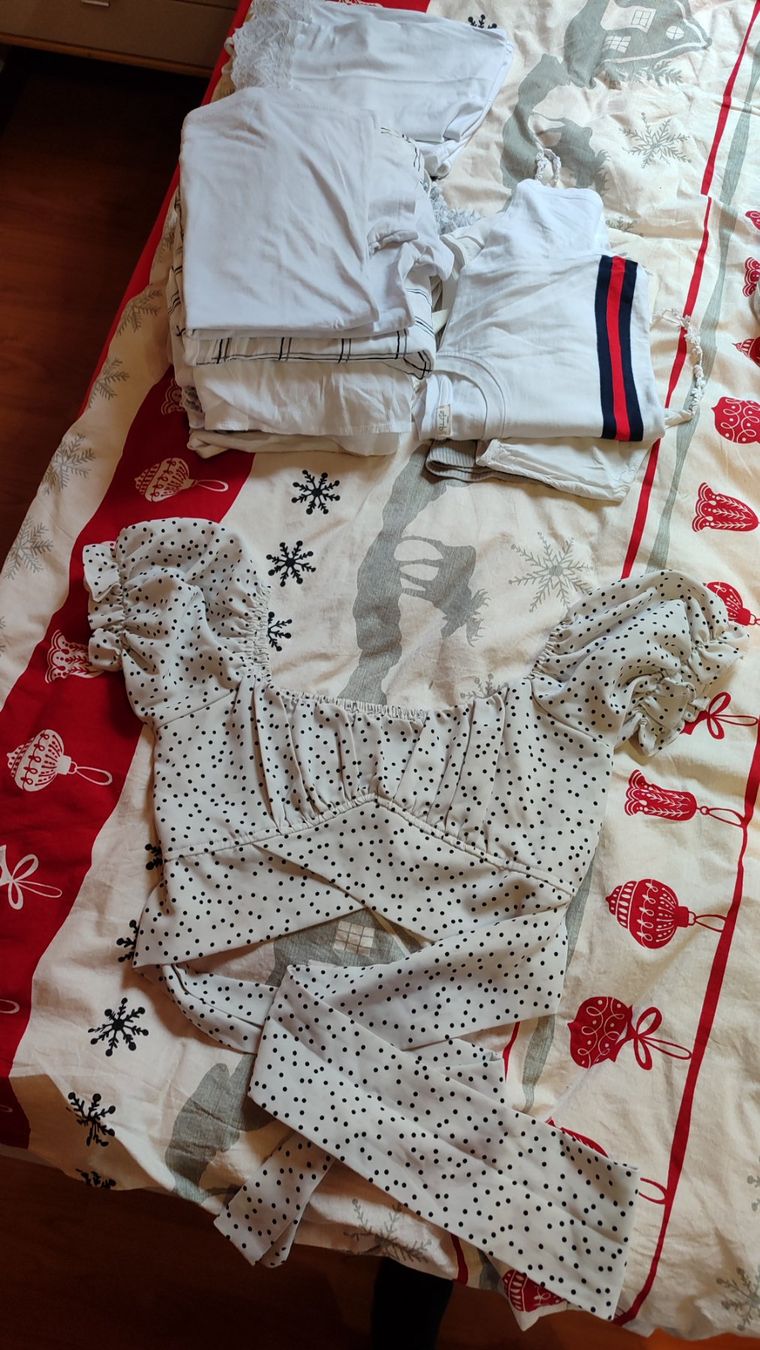 Pieces Lotti di vestiti: 8 Blusen, weiss, Gr.S NEU elegant Set – Nuovo e nell'imballaggio originale da Brüttisellen venduto da nic_xm7s