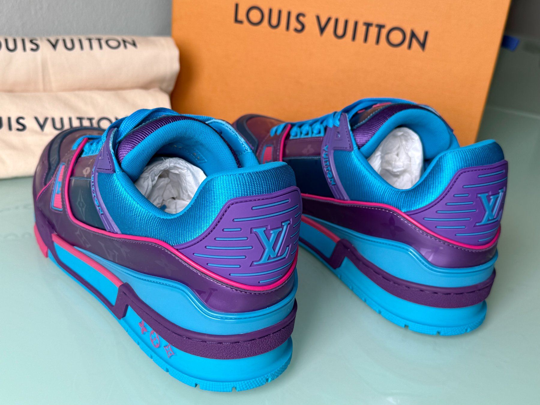Louis Vuitton Scarpe da uomo: LOUIS VUITTON Lv Trainer Glänzendem Monogram Sneaker 44 NEUE – Nuovo (secondo la descrizione) da Kreuzlingen venduto da kruezbiz 3