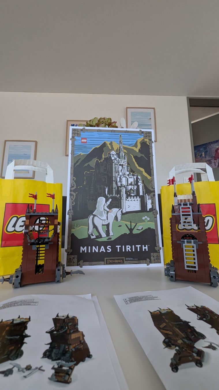 Lego Kit di costruzioni: Lego Herr der Ringe 2x Belagerungsturm mit Poster – Nuovo (secondo la descrizione) da Winterthur venduto da ryb_5py9 9
