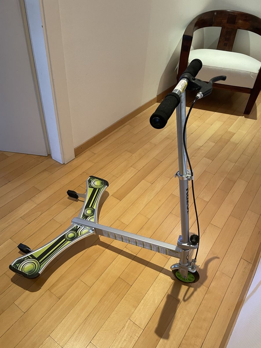 Kickboard: Trottinette PowerWing – Usato da Thônex venduto da kar_kh5d 1