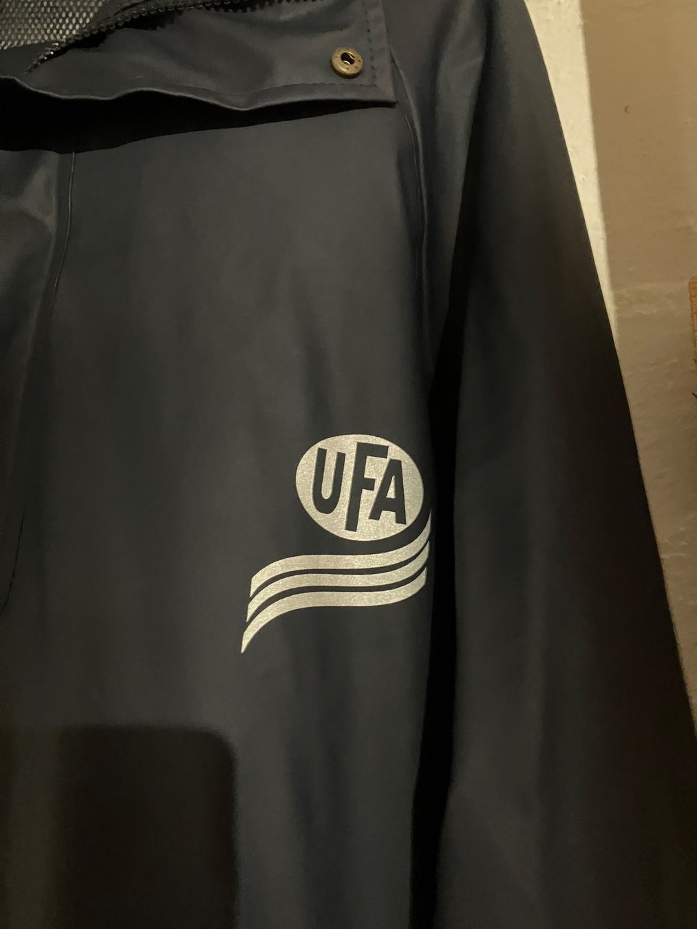 Completi: Arbeitskleidung Regenschutz Gr.L – Usato da Bettwiesen venduto da Zustand57 1