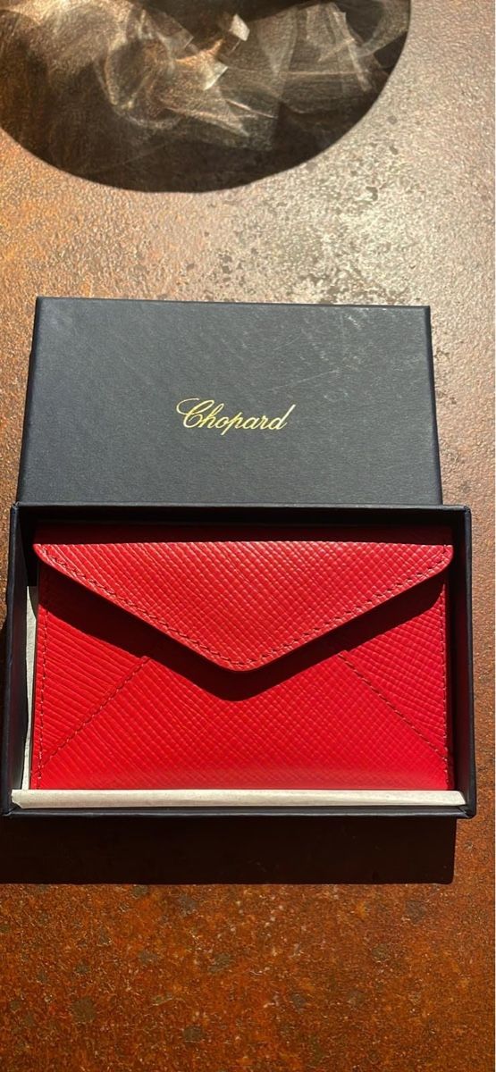 Chopard Portafogli: Elegant Red Leather Chopard Card Holder – Nuovo e nell'imballaggio originale da Zürich venduto da Sonikasantos