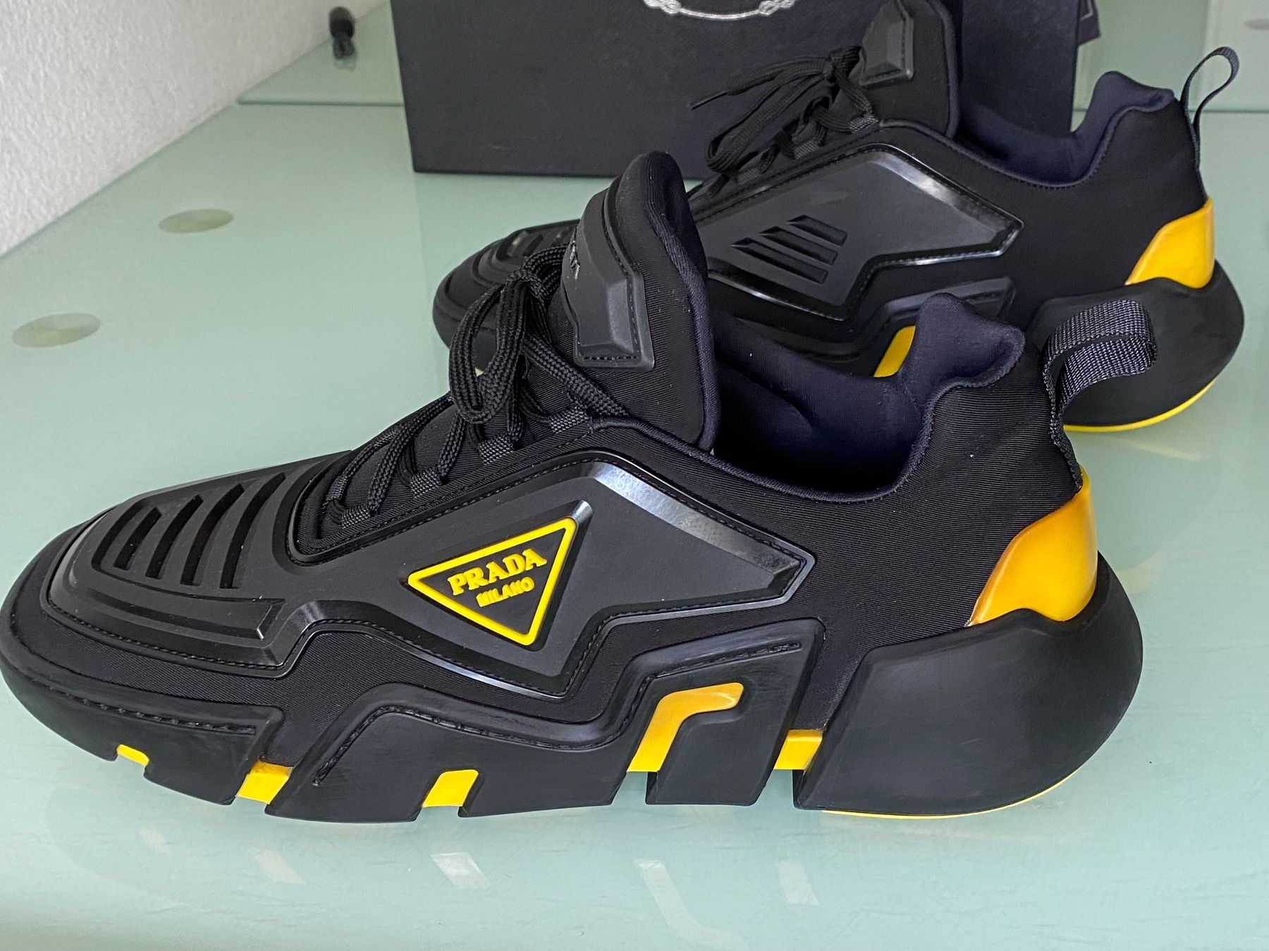 Prada Herrenschuhe: PRADA Techno Stretch Gummi Leder Low Top Sneakers 43.5 – Gebraucht aus Kreuzlingen von kruezbiz 9
