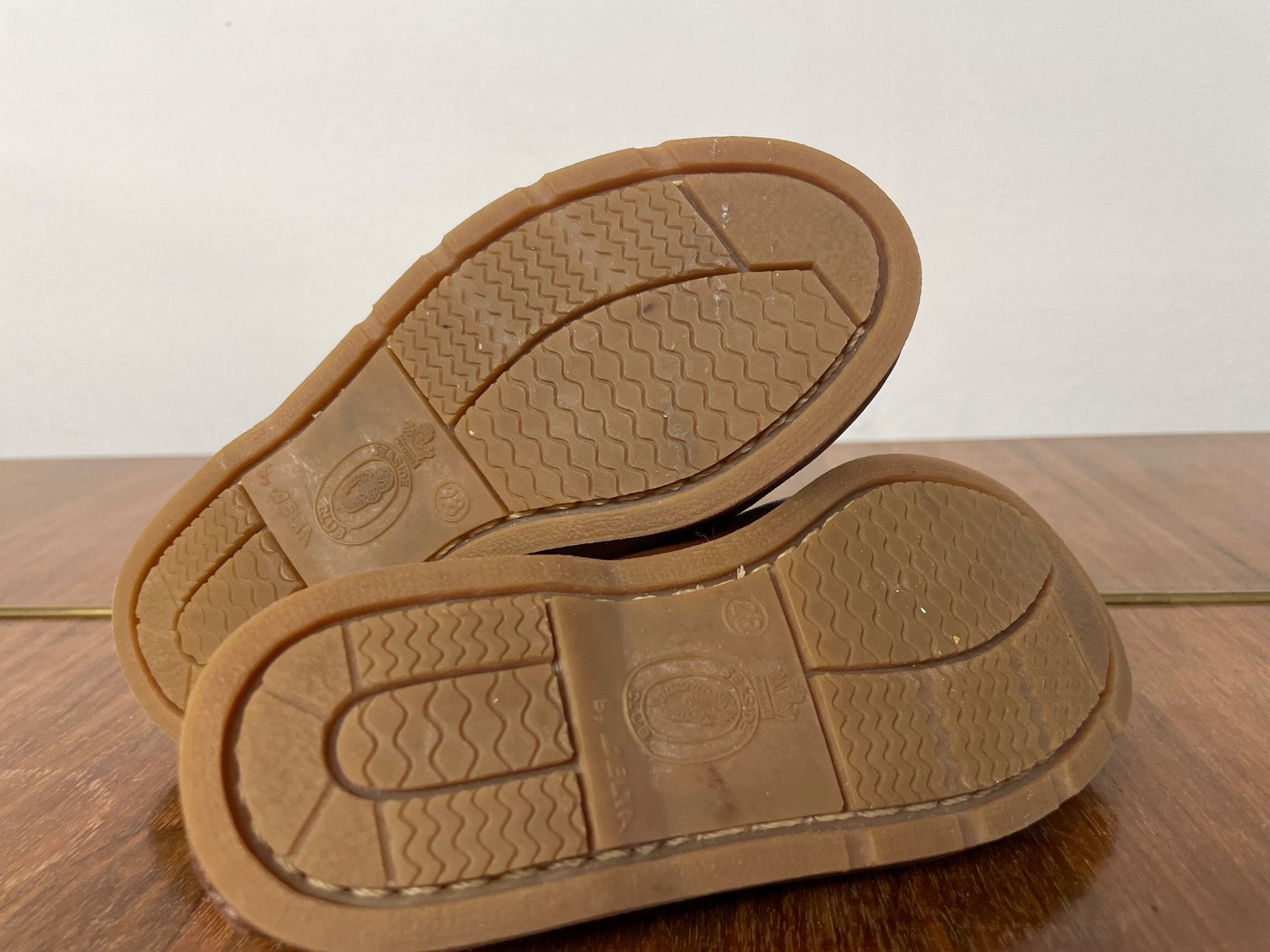Momino Scarpe per ragazzi: MOMINO Leder Mokassins Gr. 28 – Usato da Frasnacht venduto da GracyStore 4