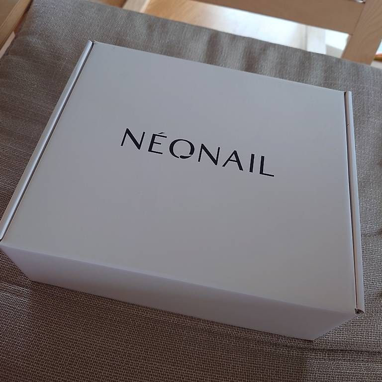 Unghie finte: NEONAIL Starterbox mit UV Lampe NEU – Usato da Riniken venduto da canadiandream86