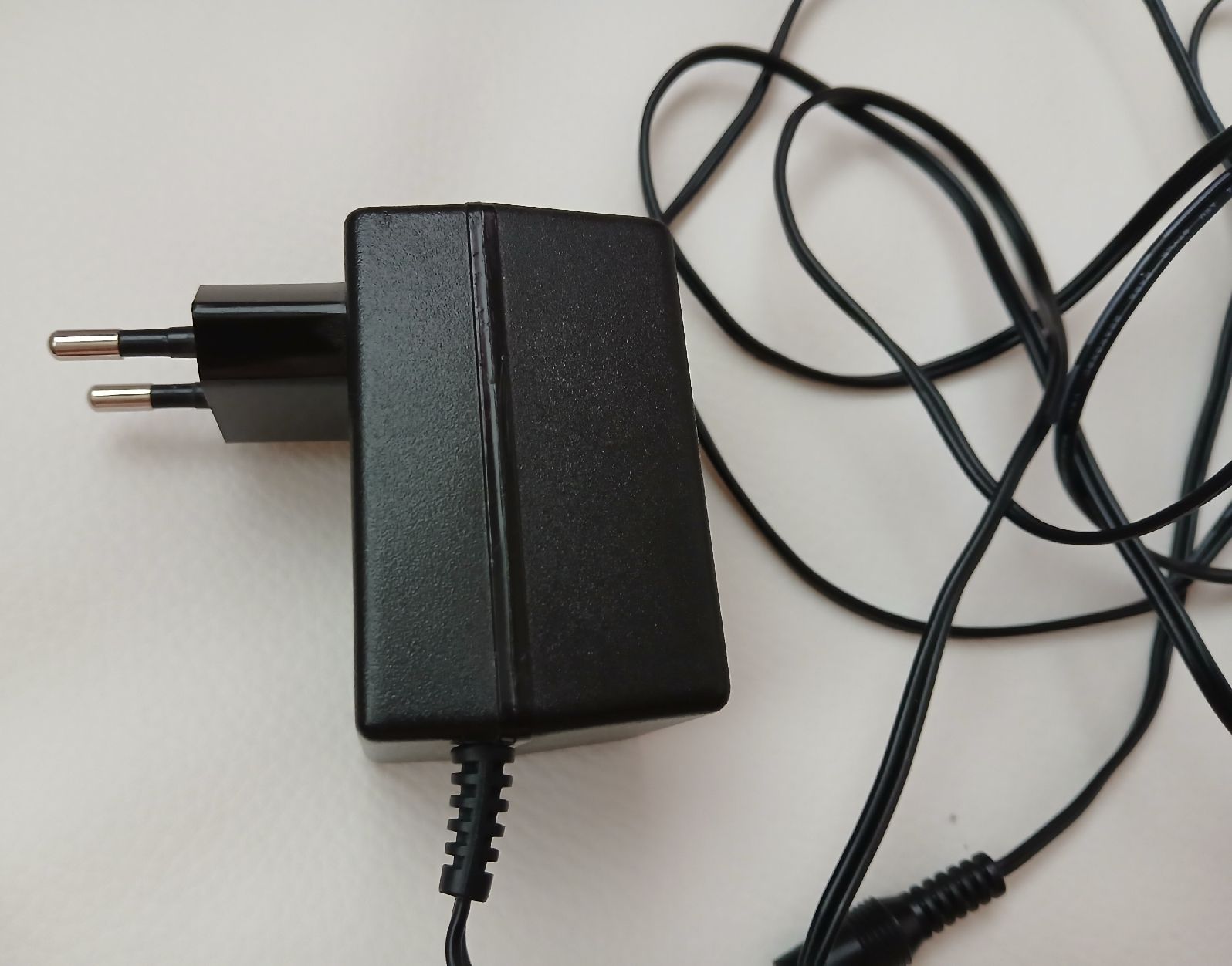 Lecteurs & Adaptateurs: Adaptateur 230 V – Neuf (Voir description) à Le Brassus par bla_7wxg 4