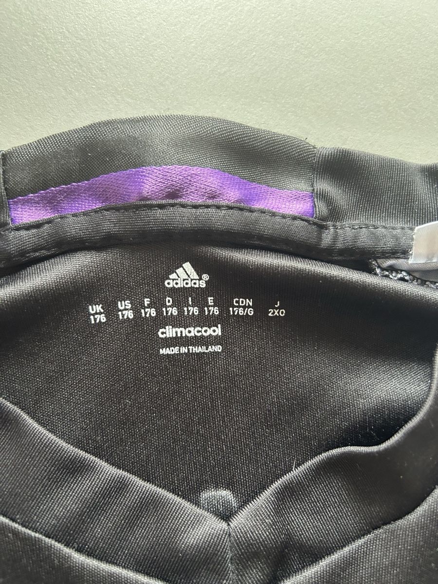 Real Madrid Scarpe, pantaloni & magliette da ginnastica: Maillot Real Madrid Adidas – Usato da Founex venduto da etswang 1