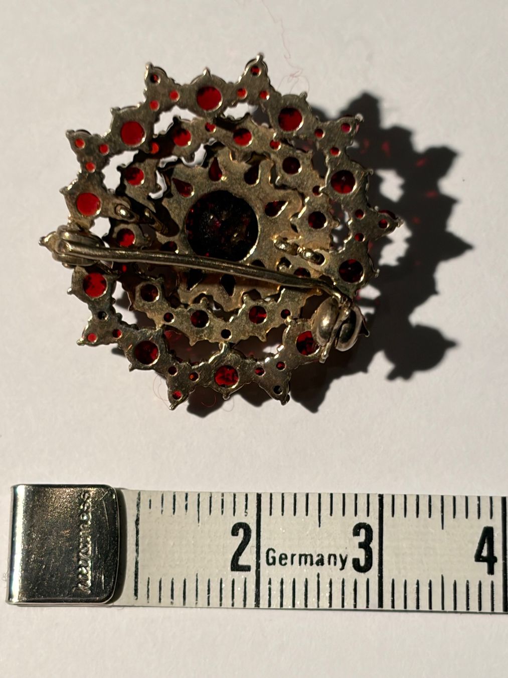 Spille & Fermagli: Granat Brosche – Usato da Romanshorn venduto da FrecherBlitz 1